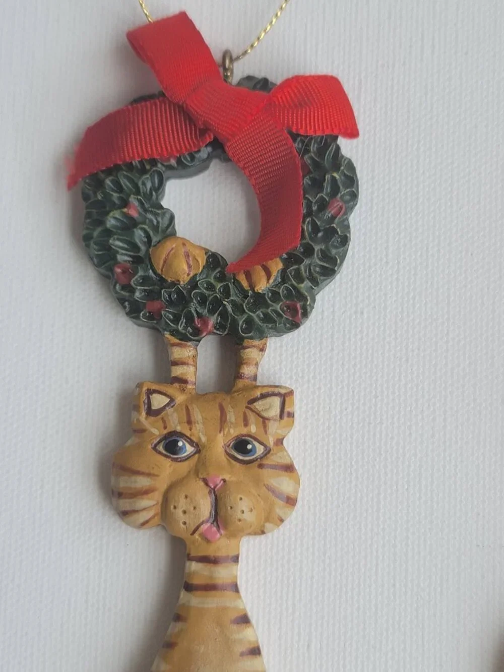 Vintage Kurt Adler Hand Painted Tabby Resin Cat Wreath Red Bow Ornament  7 in